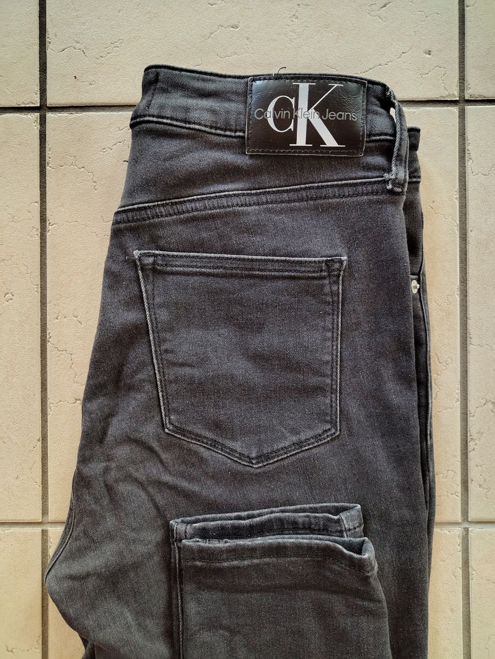 Calvin Klein Jeans: Calvin Klein Jeans, 30x32 – D'occasion à Enggistein par Noeleh01