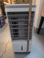 Klima-/Lüftung mit Wasserbehälter