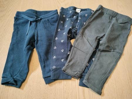 3x Hosen (1x Trainerhose) Grösse 74