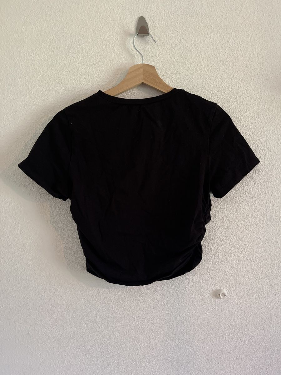 Shein T-shirt: T-shirt noir avec motif – Usato da Martigny venduto da mar_p55z 1