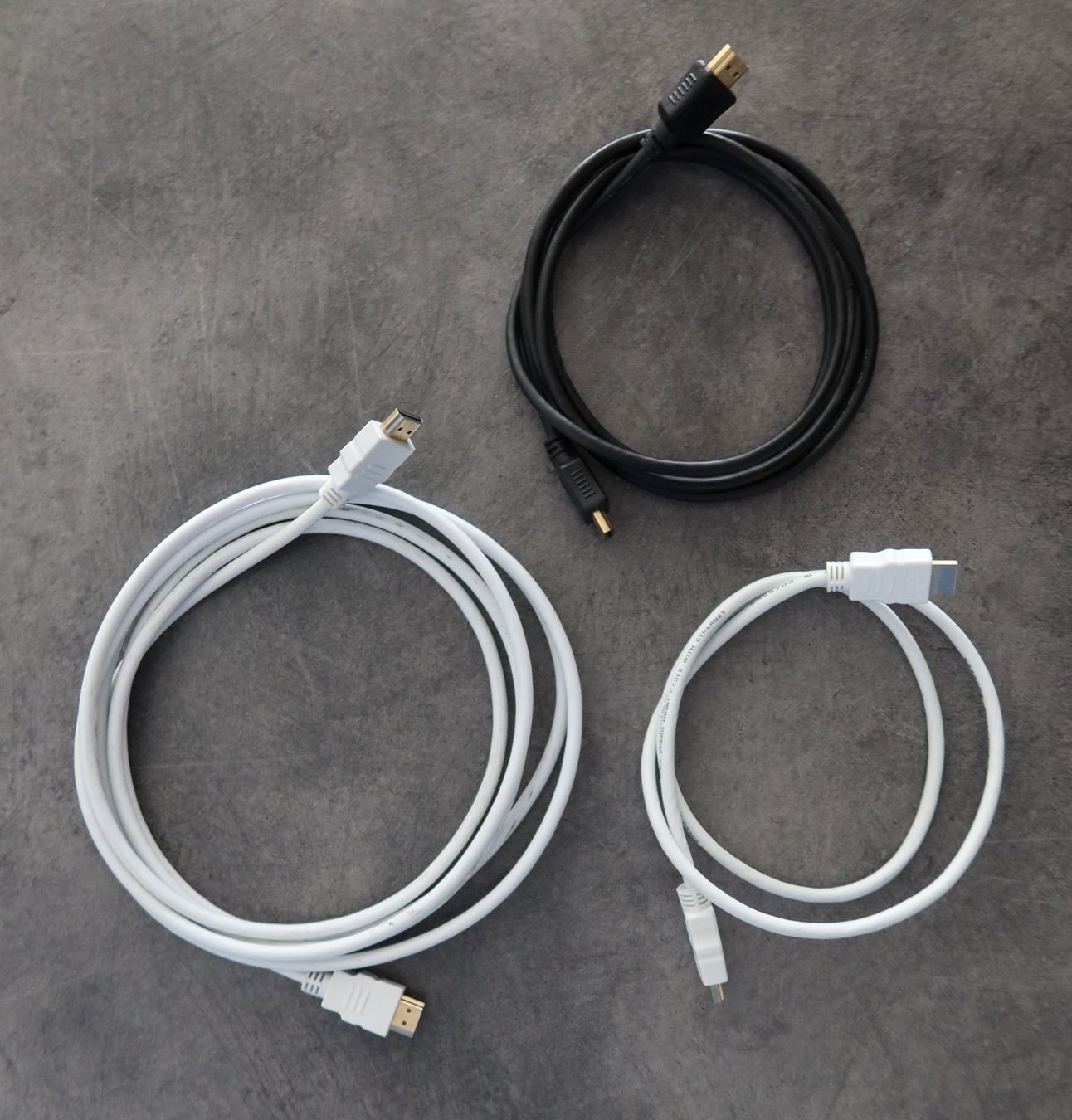 Cavi: 3 HDMI-Kabel, 3m, 1.8m und 1m – Usato da Zürich venduto da Piki7