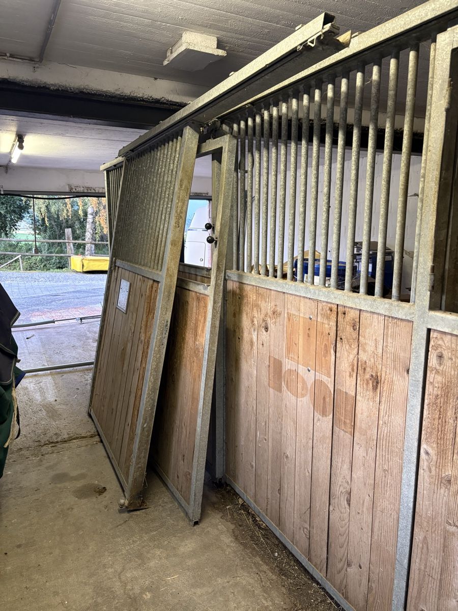 Porte: Pferdeboxen, Fronten mit Schiebetüren  – Usato da Abtwil AG venduto da Ronnie77