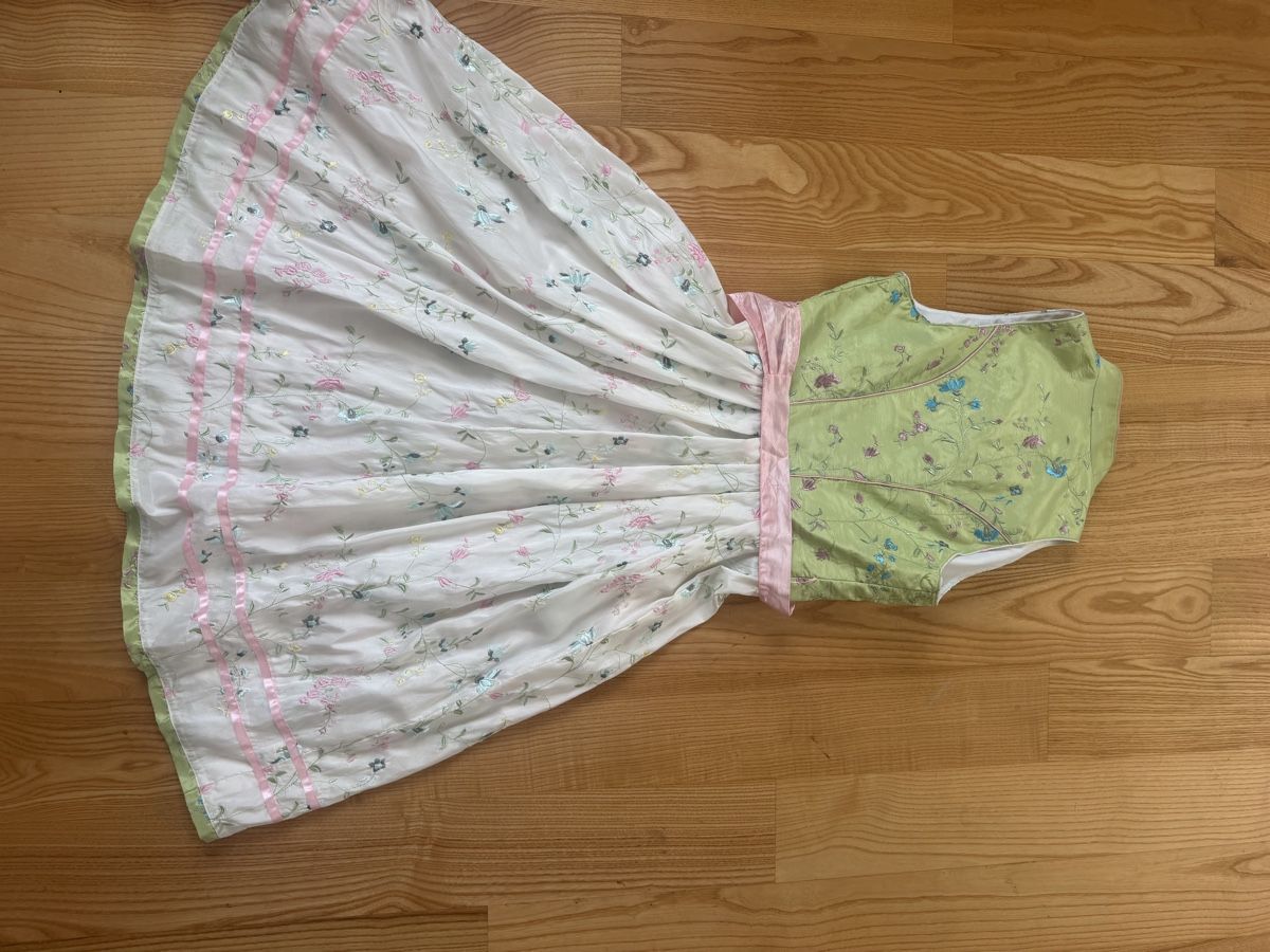 Robes: Kleid Blumenmuster Grösse rosa grün – D'occasion à Therwil par massimo_gino 2