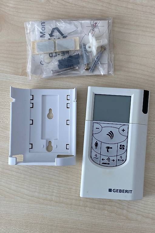 Telecomandi: GEBERIT AquaClean 5000plus Fernbedienung  – Usato da Dussnang venduto da ila_jzm5