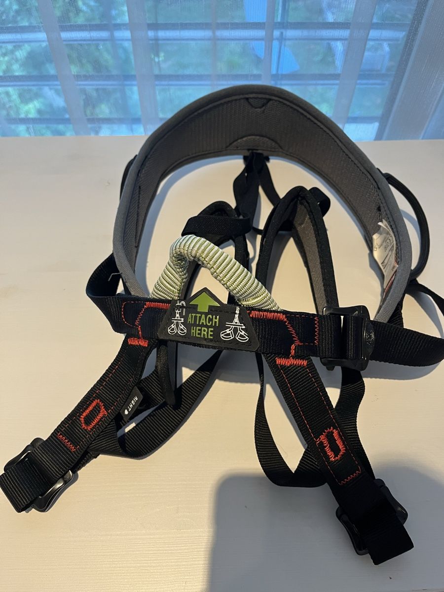 Petzl Attrezzatura da arrampicata: Petzl Klettergurt – Nuovo (secondo la descrizione) da Chur venduto da lua_7j7m
