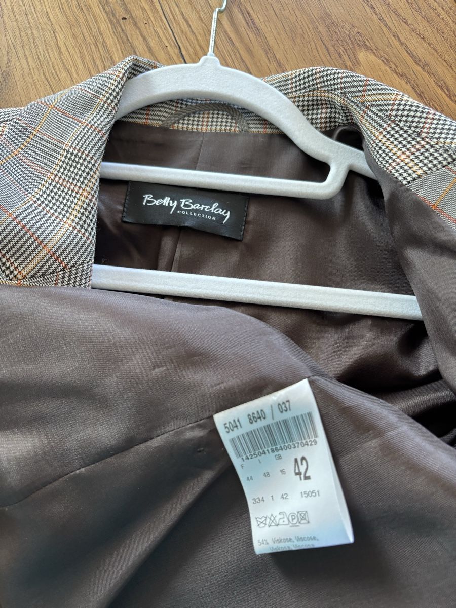 Betty Barclay Vestes: BETTY BARCLAY - Blazer - Comme Neuf! – Neuf (Voir description) à Chardonne par teenyweeny 3