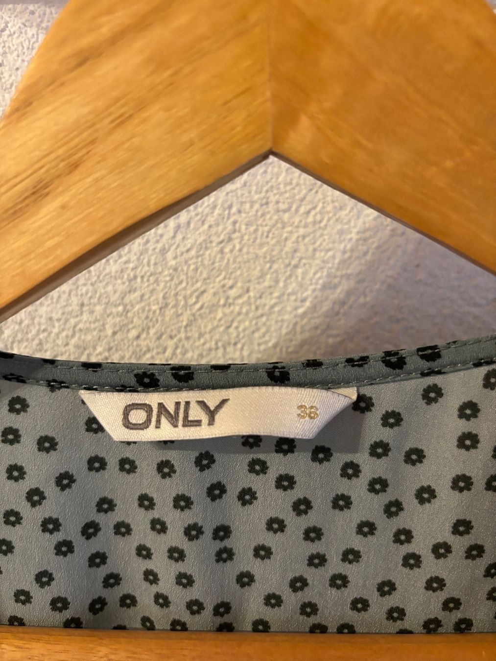 Kleider: Robe d’été à pois – Gebraucht aus Grandvillard von Elsa.Del 3
