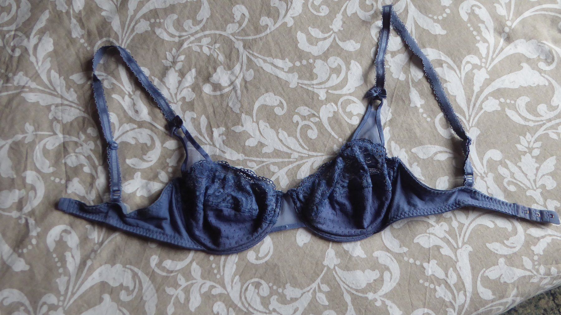 Altra biancheria intima: schöner Spitzen BH Gr 75 C – Usato da Sargans venduto da Benziner 1