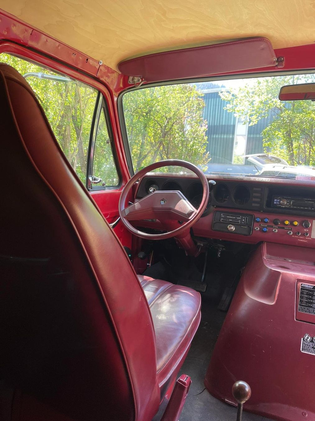 Veicoli da campeggio: Mowag Camper Bus – Usato da Chur venduto da furga 7