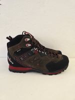 Chaussures de montagne, neuves, taille 40