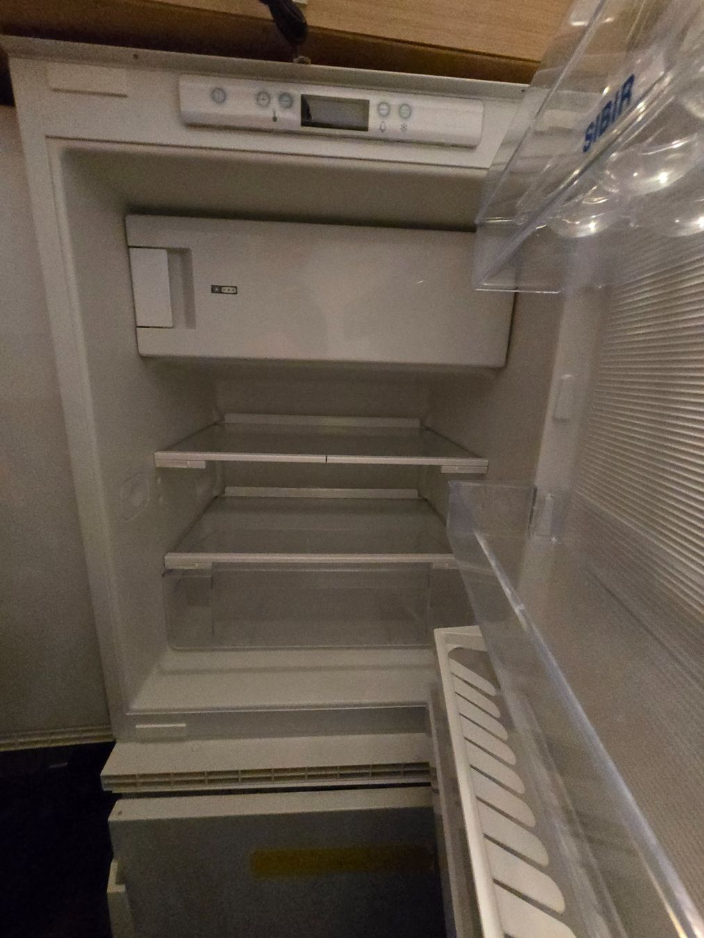 Frigoriferi: Gepflegter Kühlschrank Sibir – Usato da St gallen venduto da bb_12