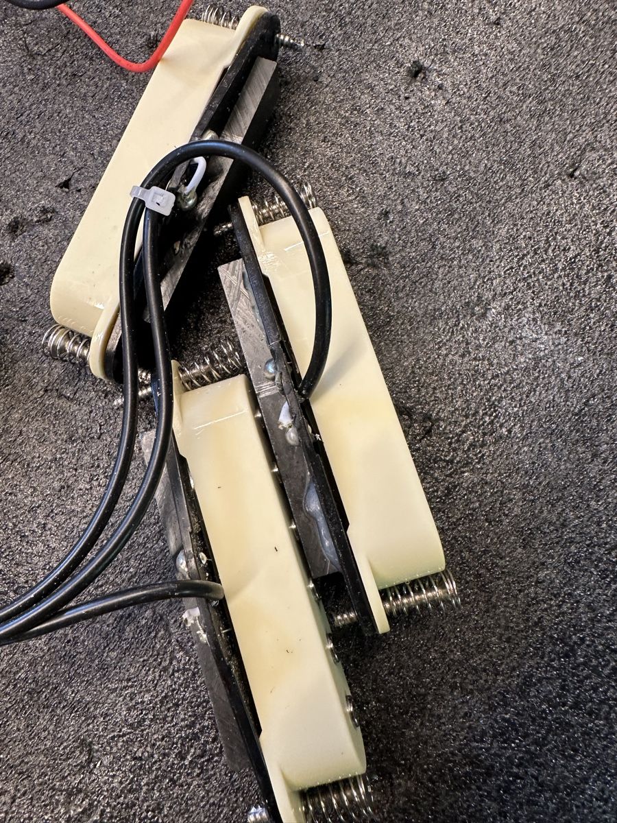 Strumenti musicali: Stratocaster Pickup Set mit Elektronik gebraucht – Usato da Tschierv venduto da Screamingwolfguitars 1