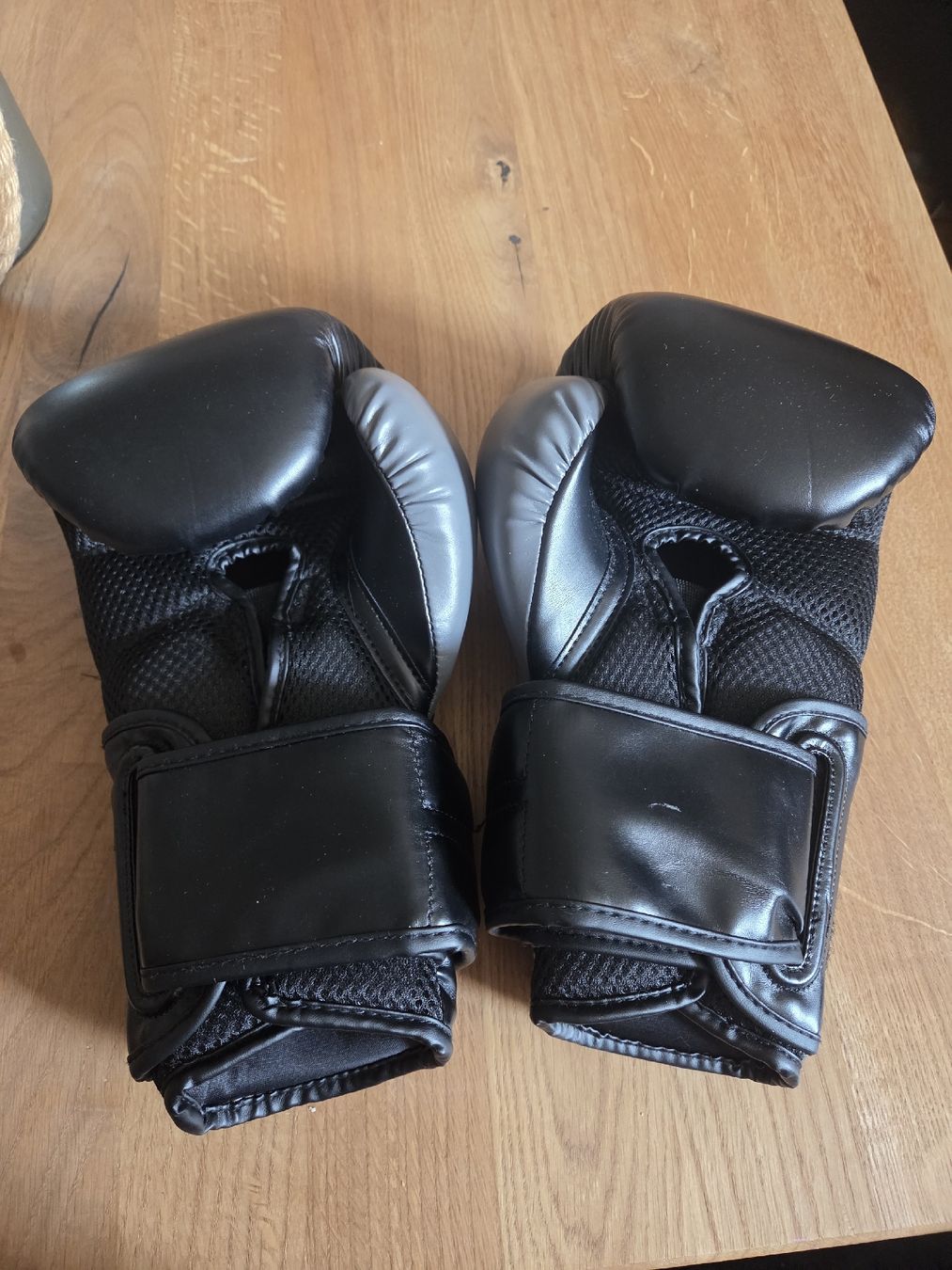 Everlast Gants & mitaines : Boxhandschuhe Everlast 10 OZ🥊 – D'occasion à Rafz par leoncupra 2