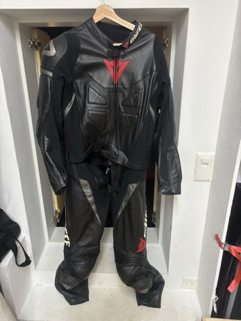 Combinaison moto Dainese cuir noir taille 52 