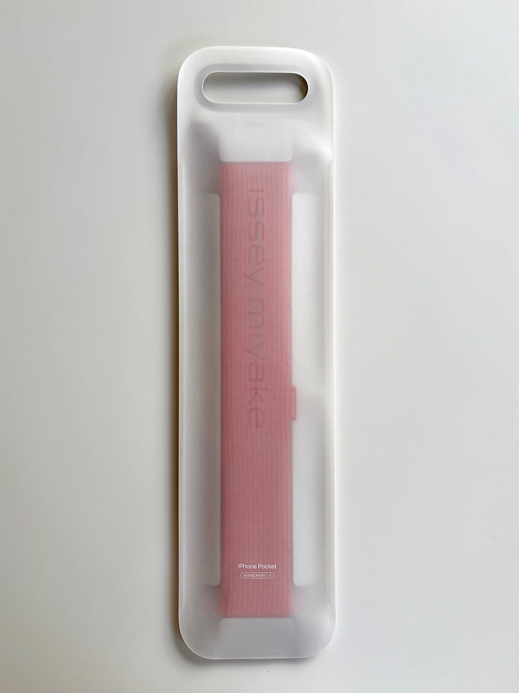 Apple Covers & Schutzfolien: Apple iPhone Pocket by ISSEY MIYAKE - Mandarin Short – Neu und originalverpackt aus Zürich von Rikarton 1