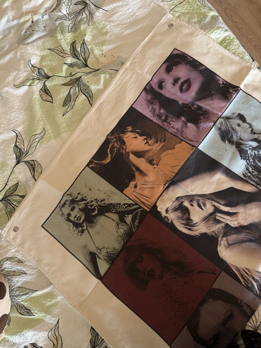 Tutte le decorazioni: Taylor Swift "The Eras Tour" Tapestry – Nuovo (secondo la descrizione) da Amriswil venduto da tar_chc5 1