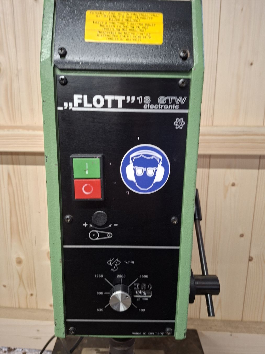 Flott Trapani: Präzisionsbohrmaschine Flott 13 STW – Usato da Niederuzwil venduto da Dakitiki 1
