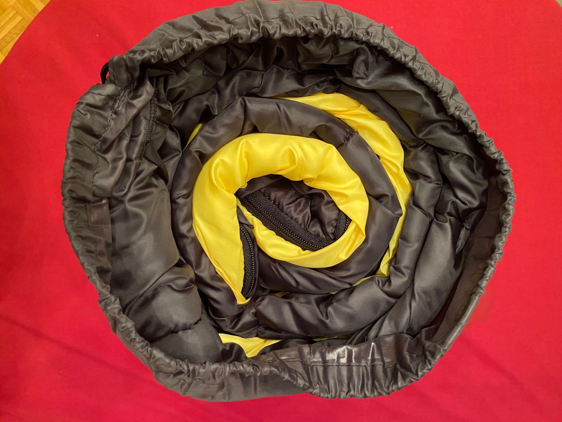 Maranello Schlafsack, schwarz/gelb, neu (Gebraucht) in Dietlikon fr CHF  27.5  mit Lieferung auf Ricardo kaufen