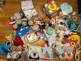 Lot de jouets 1er âge (4-12mois)