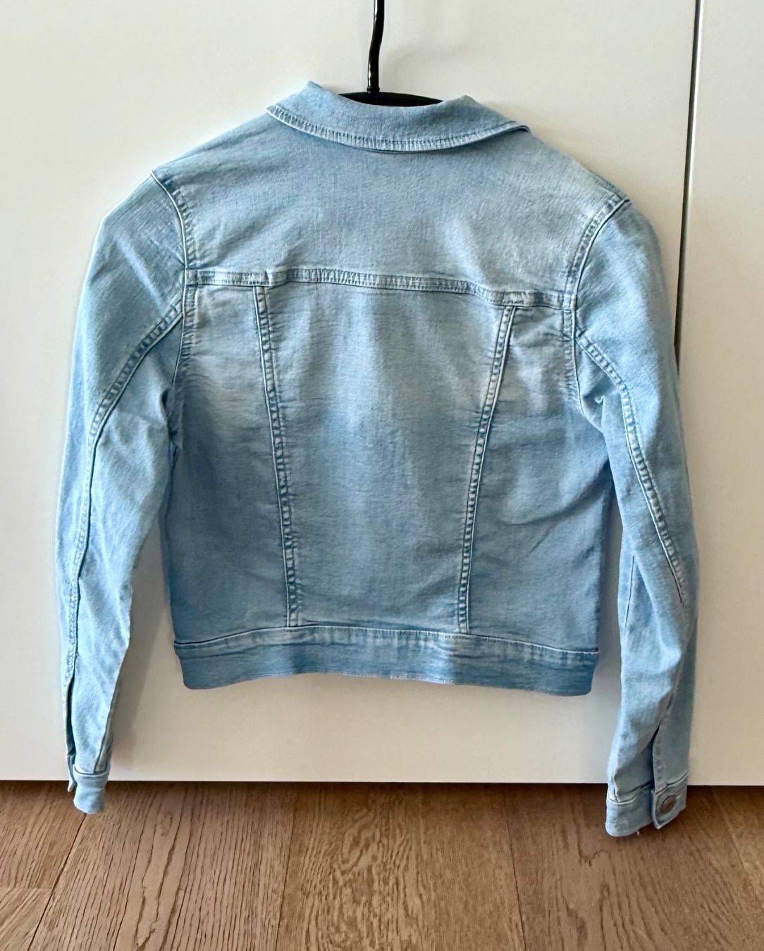 Giacche & Cappotti: Mädchen Jeansjacke hellblau Grösse 146 – Usato da Cham venduto da Contuc 1