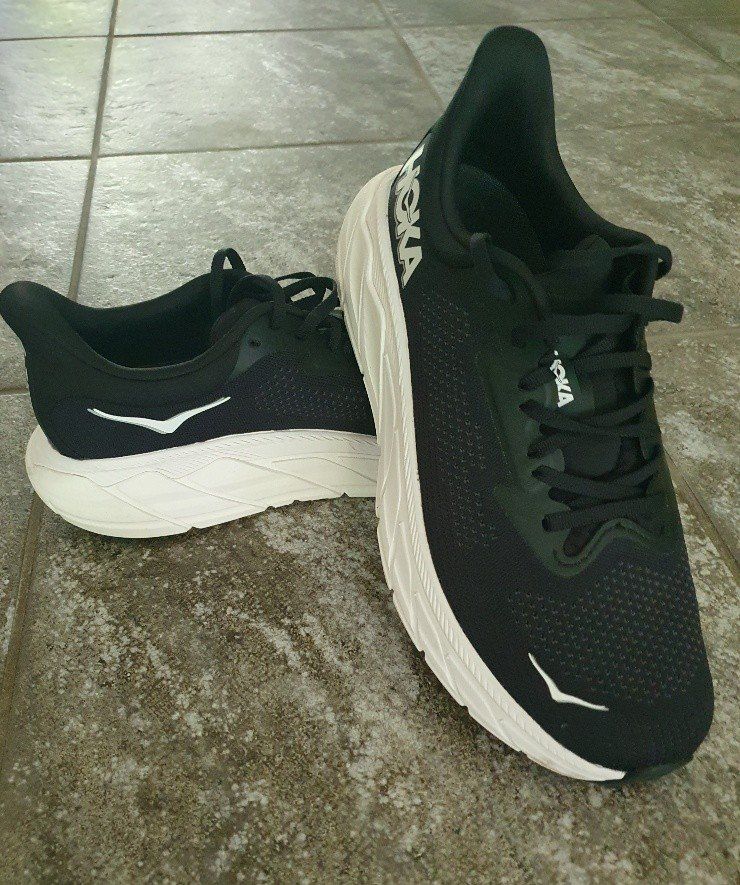 Hoka One One Scarpe da uomo: Hoka Arahi 7 – Nuovo (secondo la descrizione) da Effretikon venduto da GrischiB