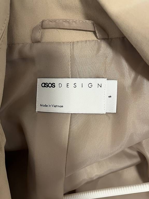 Manteaux: Trenchcoat cropped beige – D'occasion à St. Gallen par bli_5hp8 1