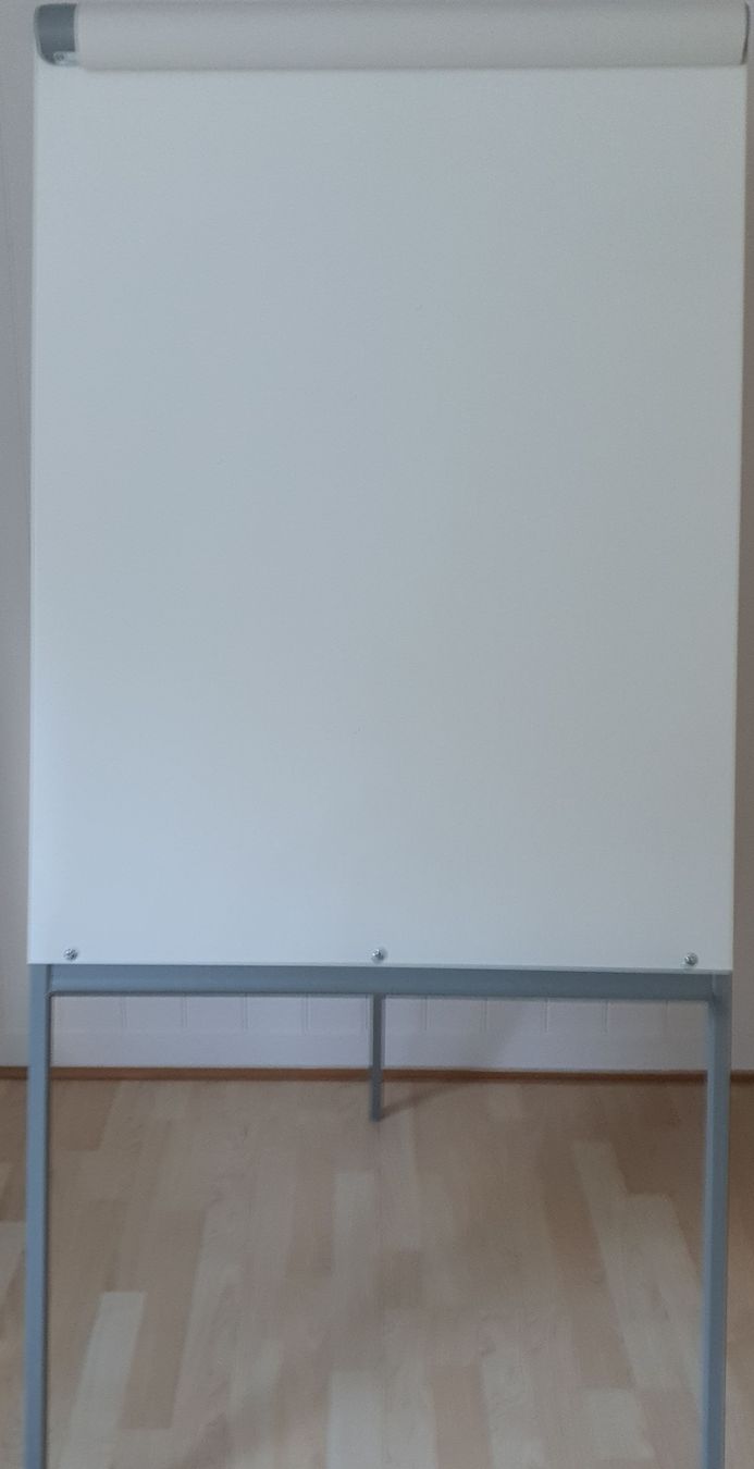 Tableaux: Flipchart Ständer weiss Metall Gestell – D'occasion à Mastrils par Sun10