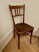 Brauner Holzstuhl Bistrostuhl Original Thonet