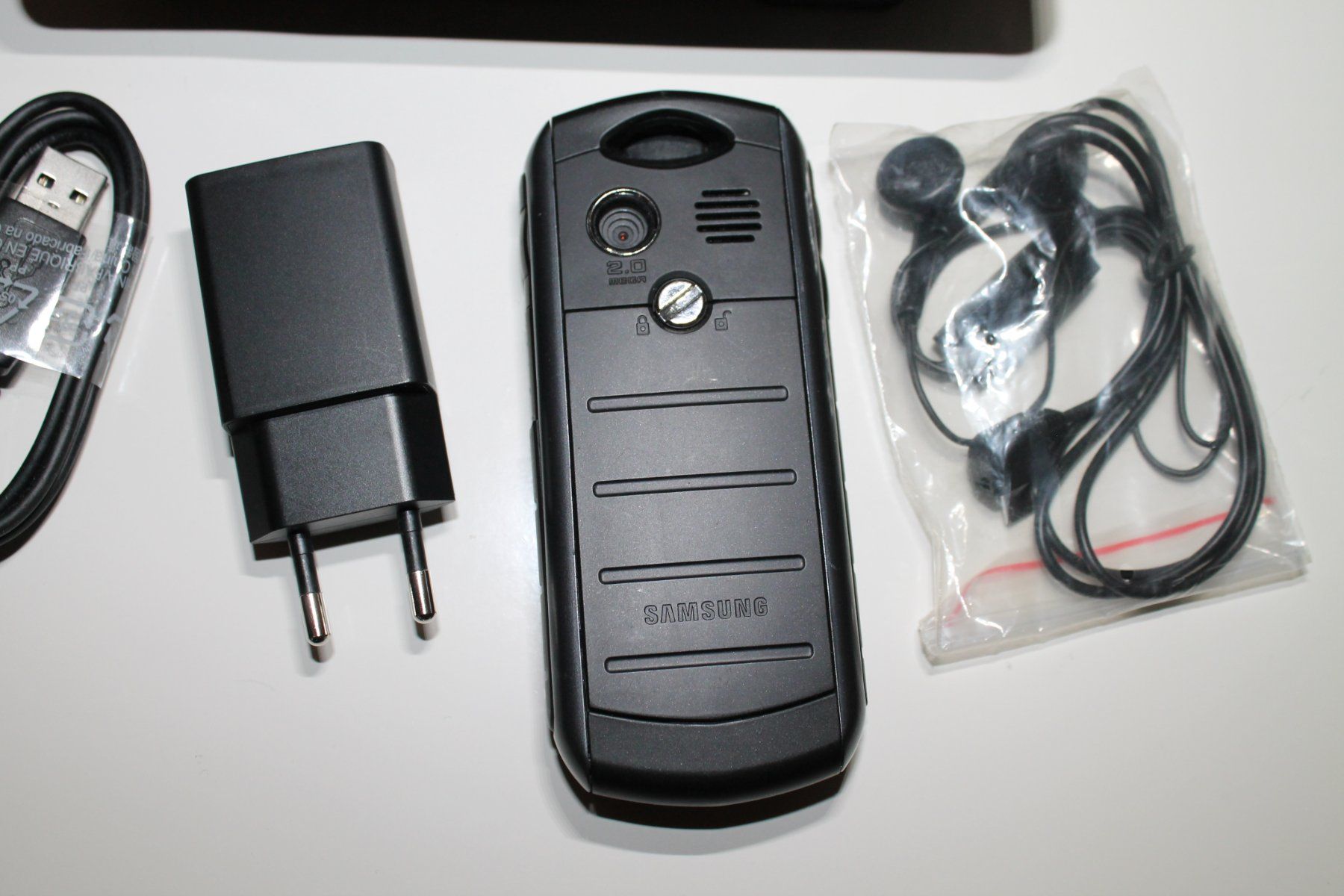 Samsung Telefoni cellulari / Smartphones: Samsung Xcover GT-B2710 Schwarz – Usato da Basel venduto da David25 4