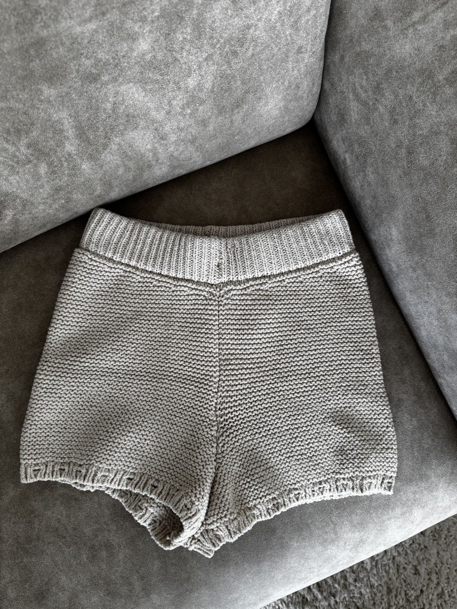 Zara Pantaloni: Zara Strickshorts in S – Usato da Effretikon venduto da elt567