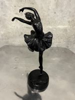 Tänzerin Figur mit Sockel schwarz 15cm Höhe guter Zustand
