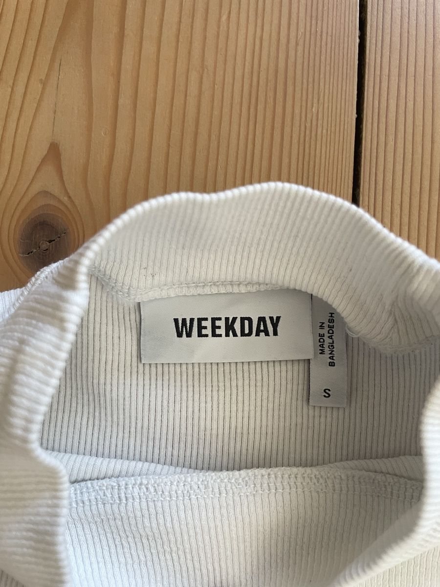Weekday Tops: Langarm Shirt Weekday – D'occasion à Winterthur par lynn.n7 1