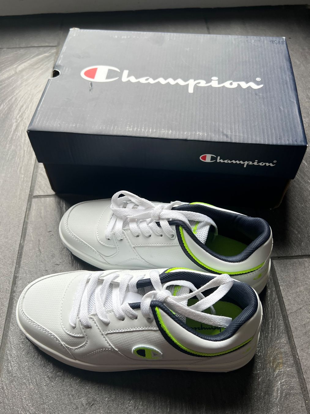 Champion Scarpe da uomo: New Champion White Sneakers, Size 36 – Nuovo (secondo la descrizione) da Wuerenlos venduto da jaya73