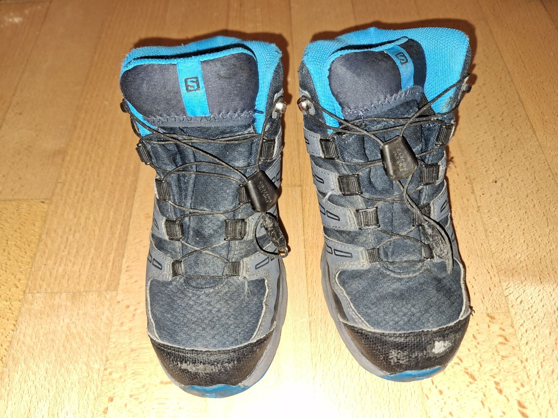 Salomon Herrenschuhe: Wanderschuhe von Salomon waterproof Gr. 32 – Gebraucht aus Oberrieden von man_tky9