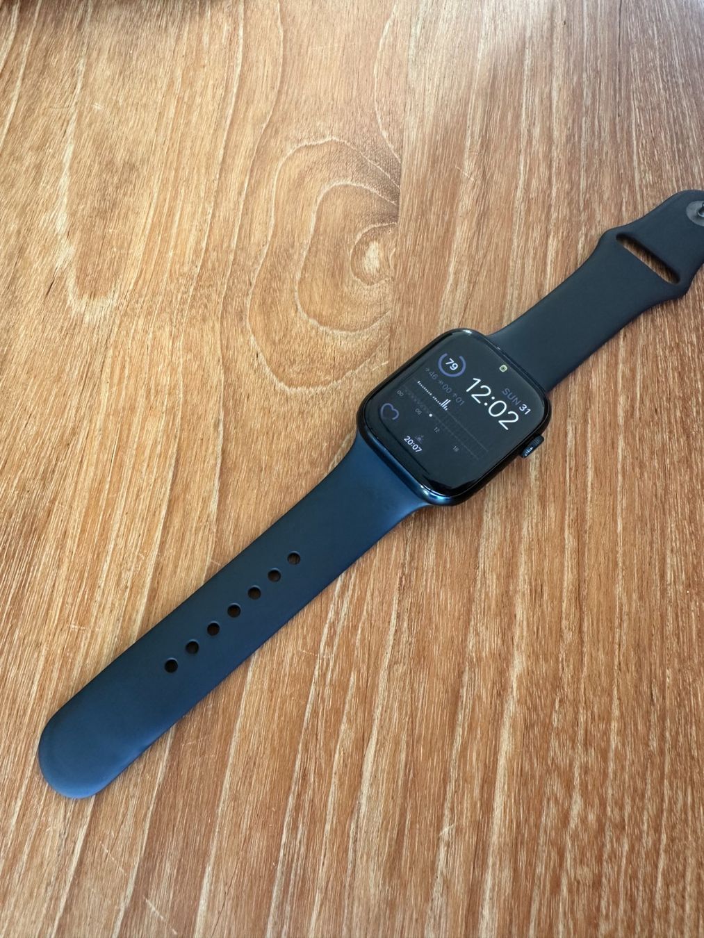 Apple Smartwatch: Apple Watch Series 8, 45mm – Usato da Rüschlikon venduto da Tarmac08