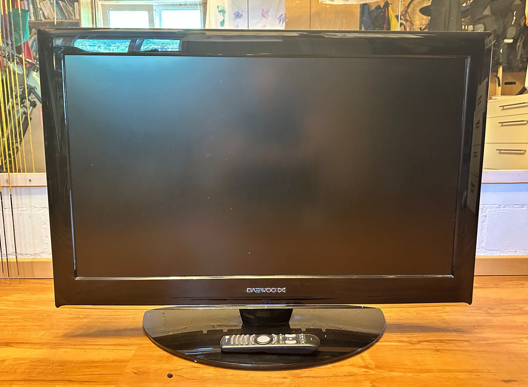 Daewoo Appareils TV: 37" LCD Color TV  Daewoo – D'occasion à Buchrain par Pranic