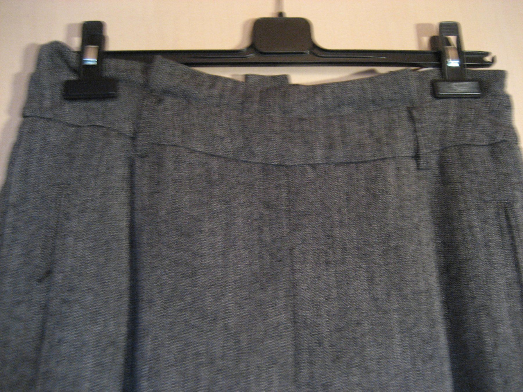 Stradivarius Pantaloni: Pantalon Stradivarius taille 36 – Usato da Delémont venduto da marryb 1