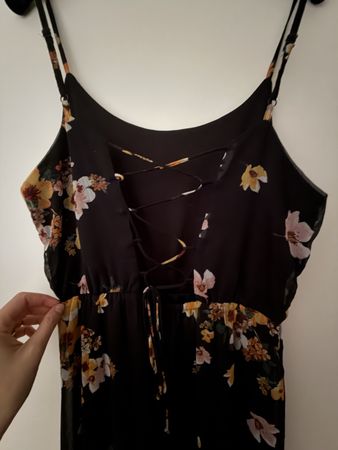 Vestito estivo floreale nero con lacci, taglia S