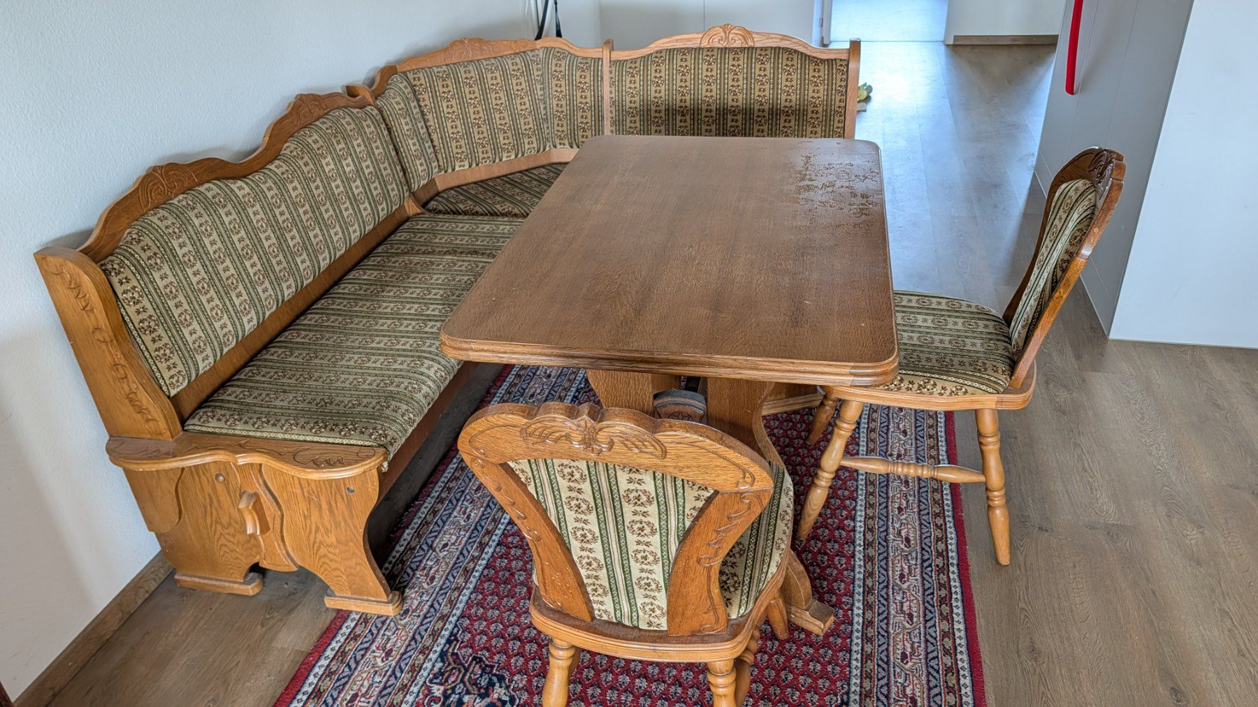 Set de table et chaises: Gemütliche Essecke sucht Anschluss – D'occasion à Menziken par jbr_85ct 4