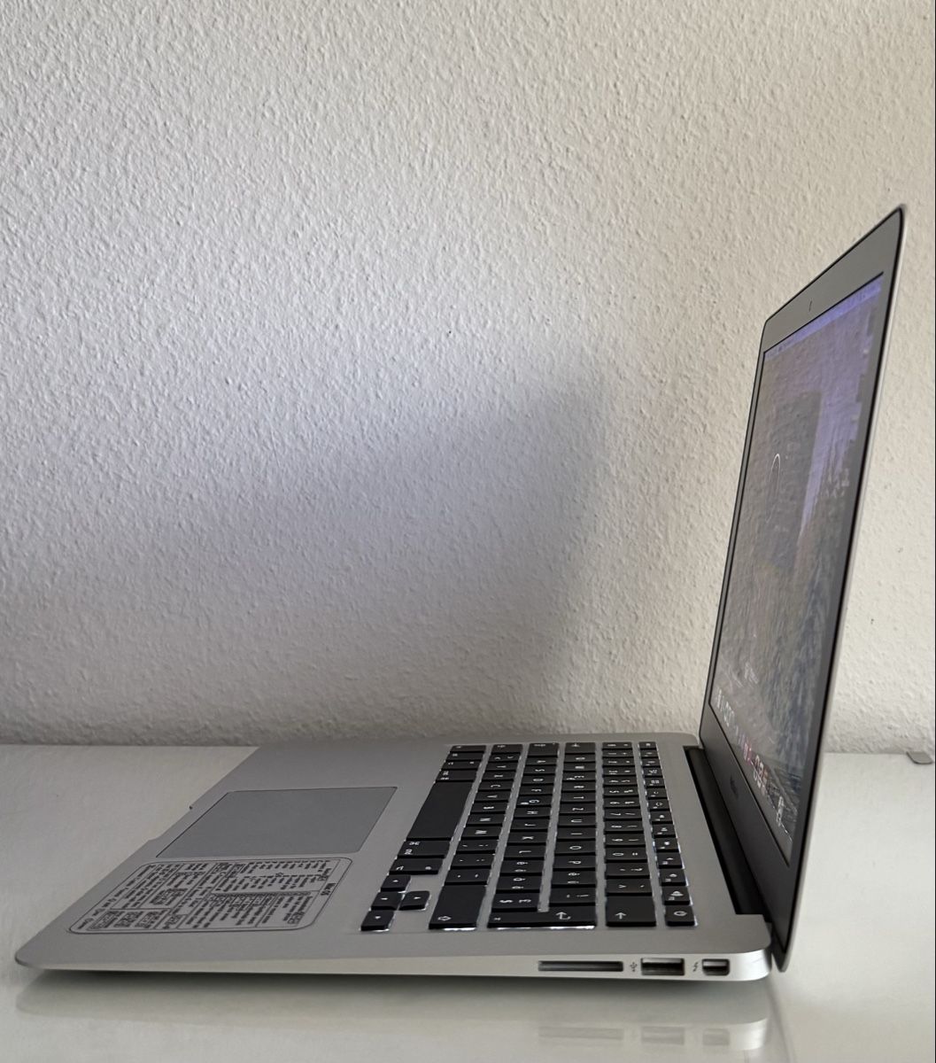 Apple Notebook: MacBook Air 13", i5, 8GB RAM, 2017 – Usato da Cham venduto da valeria.x 2
