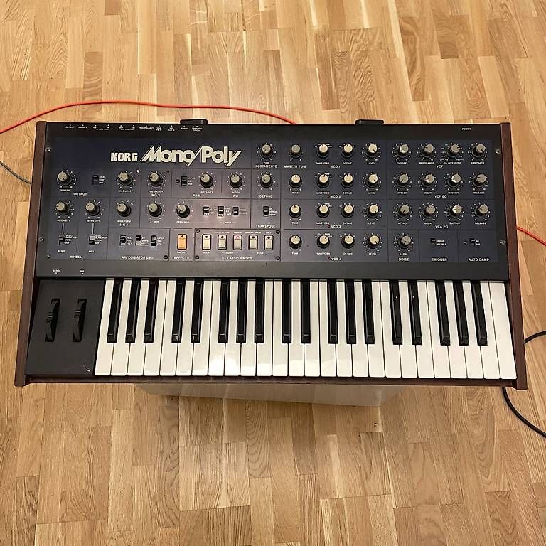 Korg Strumenti musicali: Korg Monopoly 4-Voice Polyphonic Synthesizer – Usato da Bern venduto da nomitzruk