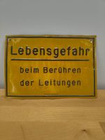 Alu Schild alt ' Lebensgefahr beim Berühren der Leitung '