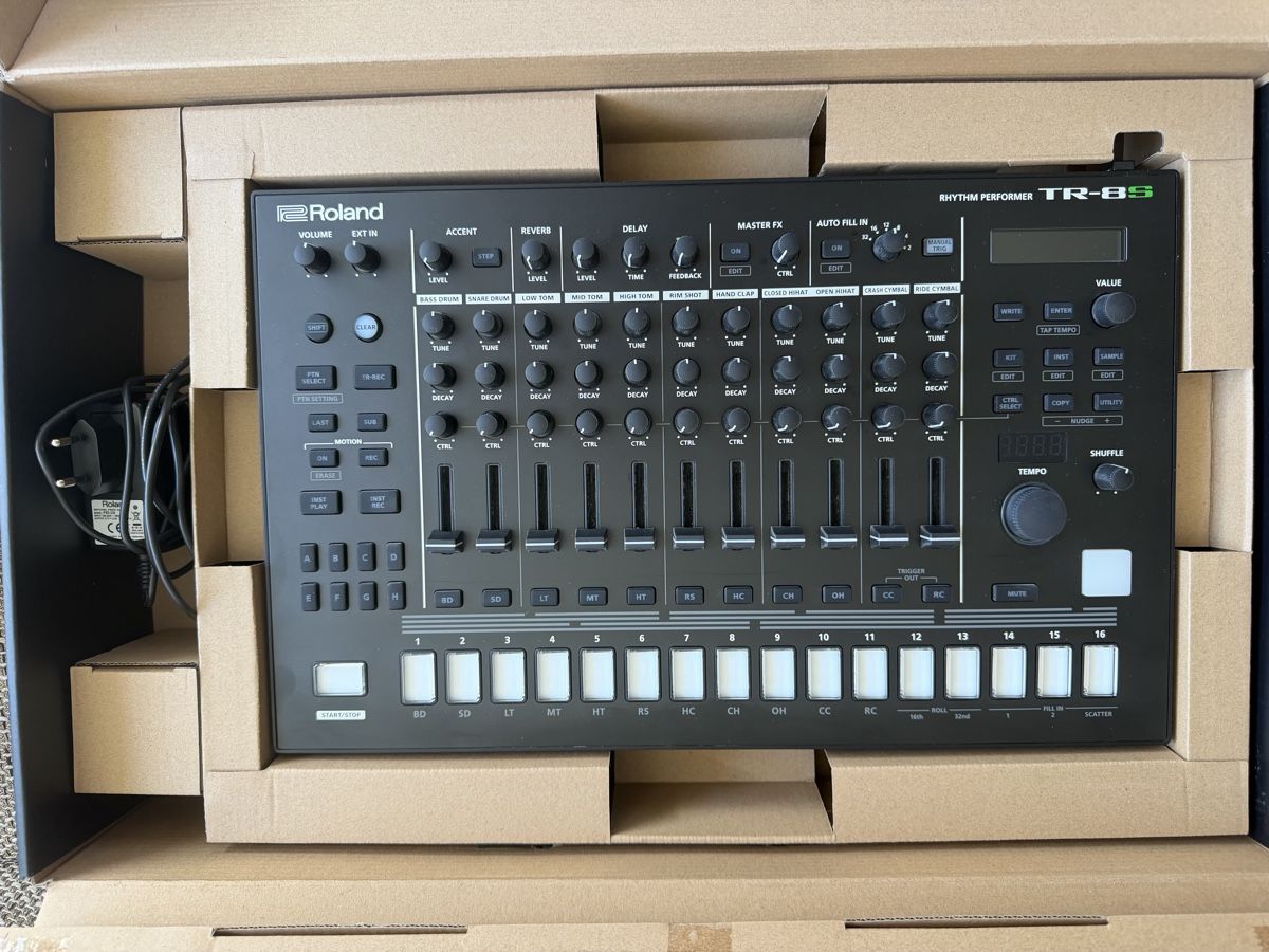 Roland Strumenti musicali: Roland TR-8S – Usato da Schaffhausen venduto da man_n65x 3