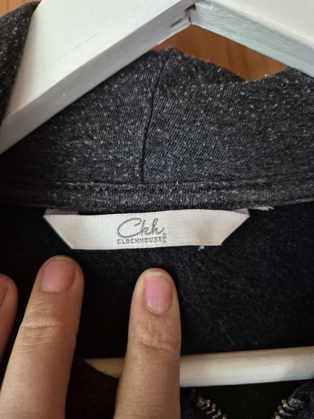 Giacche: Sweatjacke Blumen dunkelgrau Gr.M/L – Usato da Wynigen venduto da La_Talpa 4