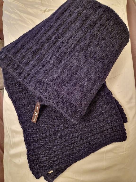 Foulard & Sciarpe: Sciarpa Manila Grace blu navy nuova – Usato da Ascona venduto da sahra_80a