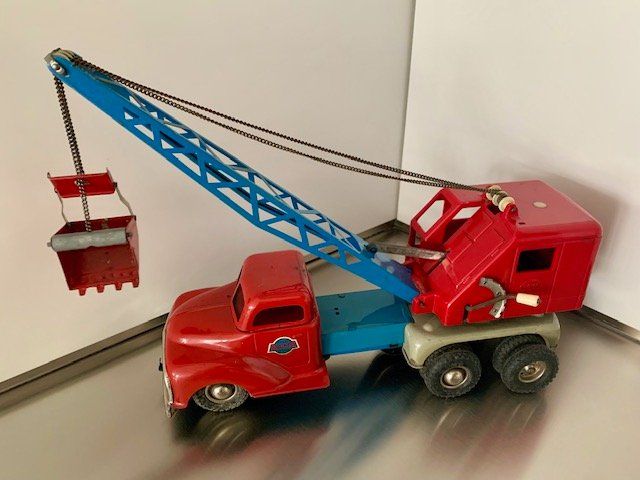 CMC 1/18 MERCEDES-BENZ LKW Renntransporter LO 2750 CMC M-144