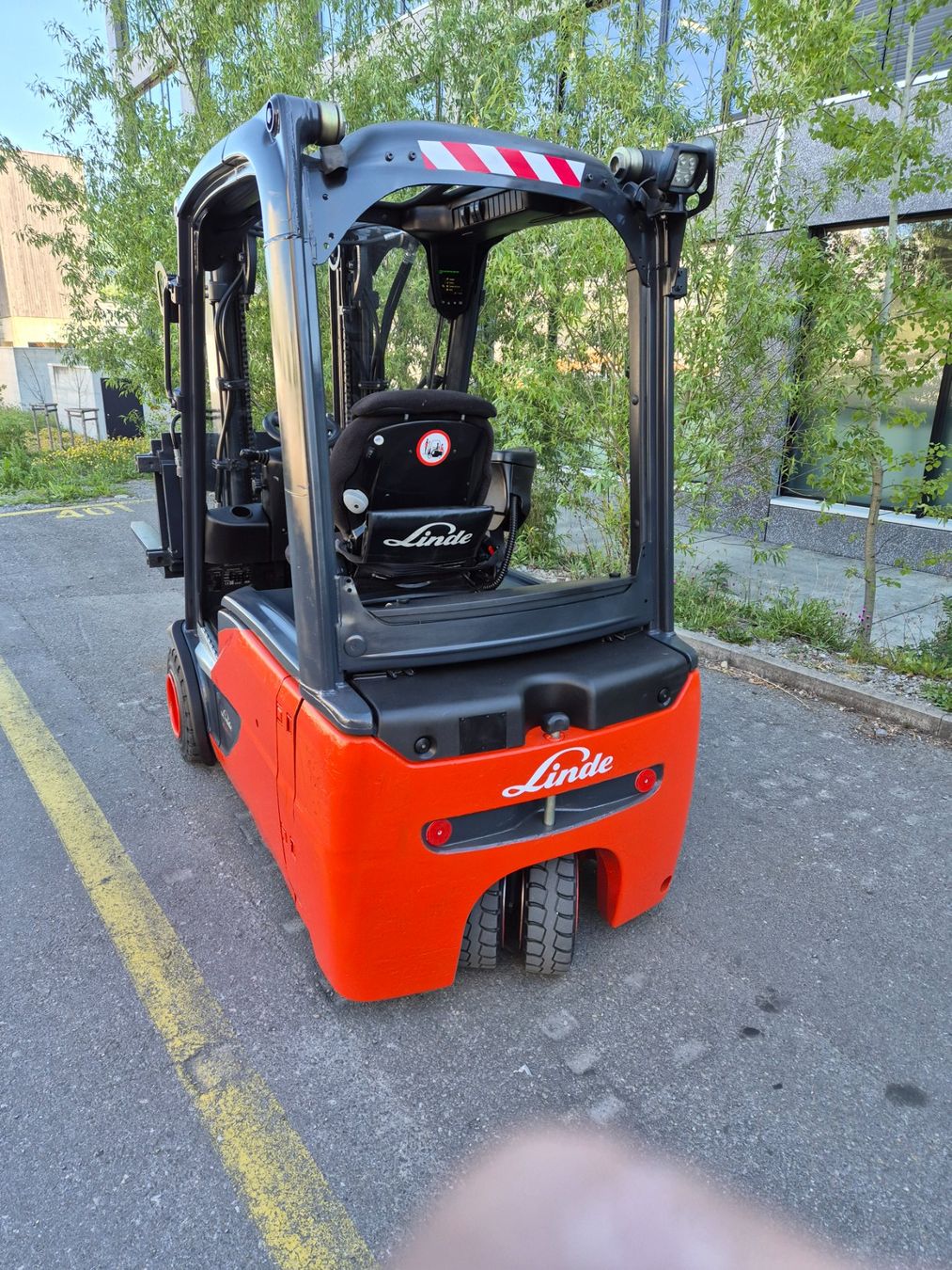 Linde Carrelli elevatori e a forche: Stapler Linde E20L-02 – Usato da Aarau venduto da LM-Handel 1