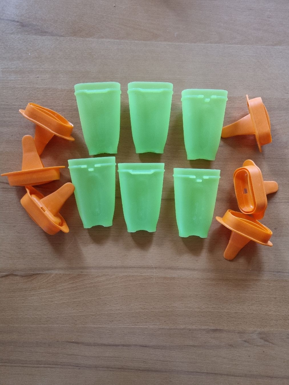 Tupperware Contenitori & Simili: tupperware glace stängel – Usato da Grindelwald venduto da schonegg
