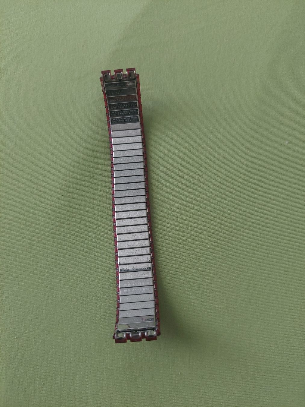 Bracciali & Braccialetti: Armband rot Metall Elastisch gebraucht – Nuovo (secondo la descrizione) da Luzern venduto da M.Ai 2