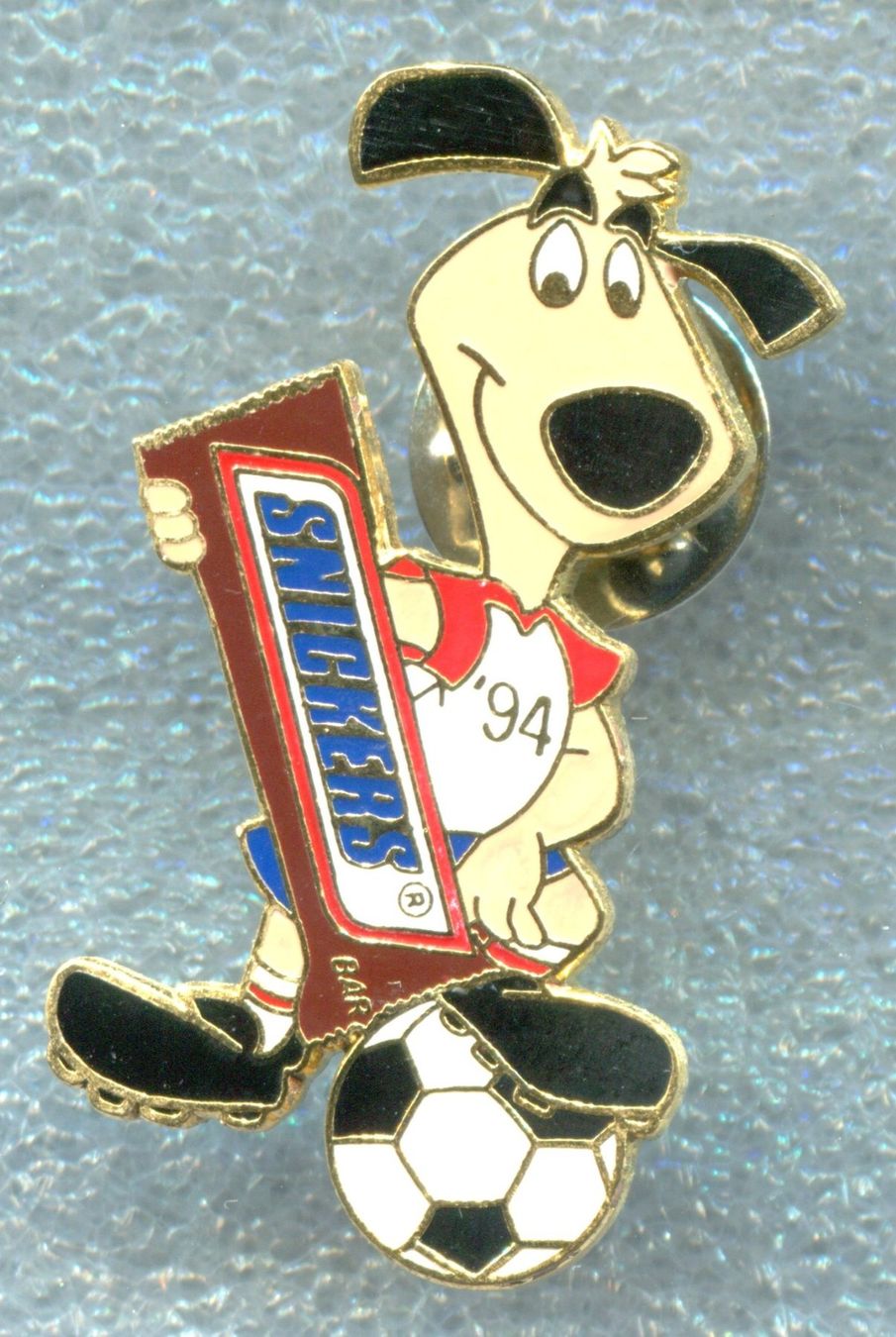 Placchette & Badge: SNICKERS – Usato da Winterthur venduto da Sammleroase